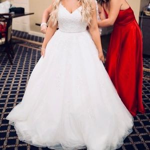 Mary’s Bridal Size 8 Ivory Wedding Dress, 7 layers